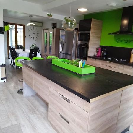 Agreable Chambre Double Avec Salle D'Eau Privative Le Mesnil-Theribus Bagian luar foto